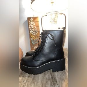 Soda Platform Combat Boots Size 8.5